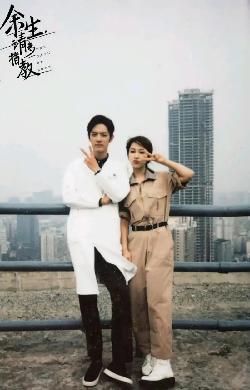 肖战手捧花背影杀太帅气,韩国实时更新,被其粉丝的称赞给惊喜到