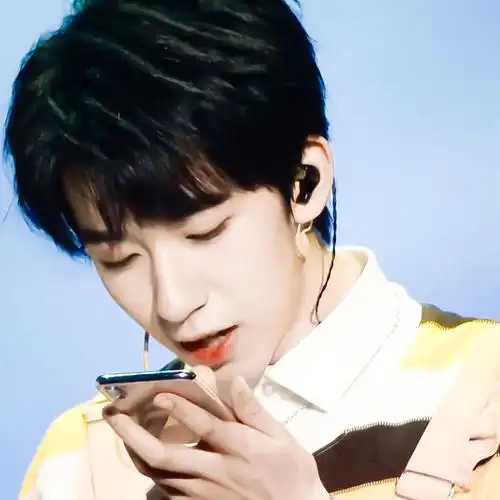 时代少年团贺峻霖头像