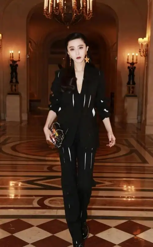 范冰冰黑色西装(范冰冰黑色西装活动)-星座梦城