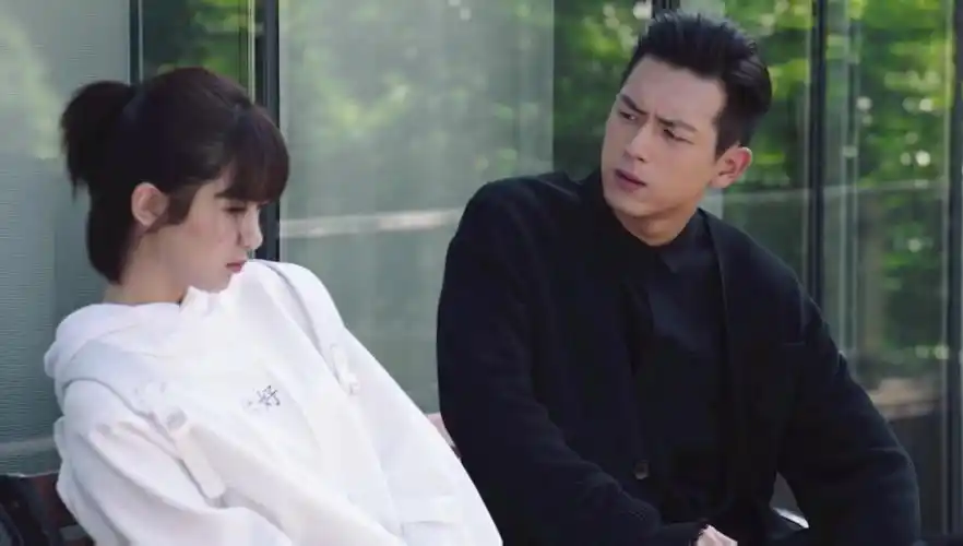 原创亲爱的热爱的艾情不组三角恋她可是要跟胡一天谈恋爱的人