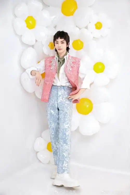 华晨宇生日大片##华晨宇花园小王子写真