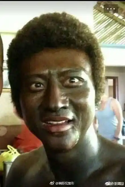 可能当超哥拿到那人民币的时候,表情就是这样的