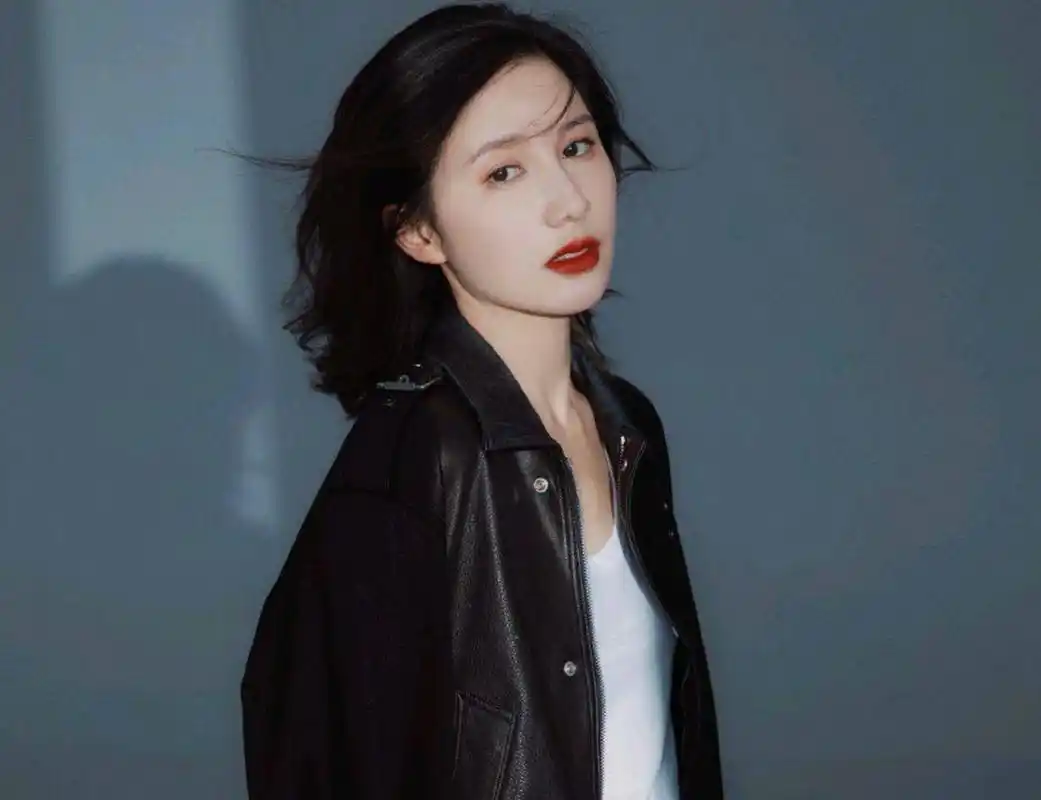 王雨馨个人资料被扒,承认与黄景瑜有过婚姻,王雨馨离婚原因是什么?