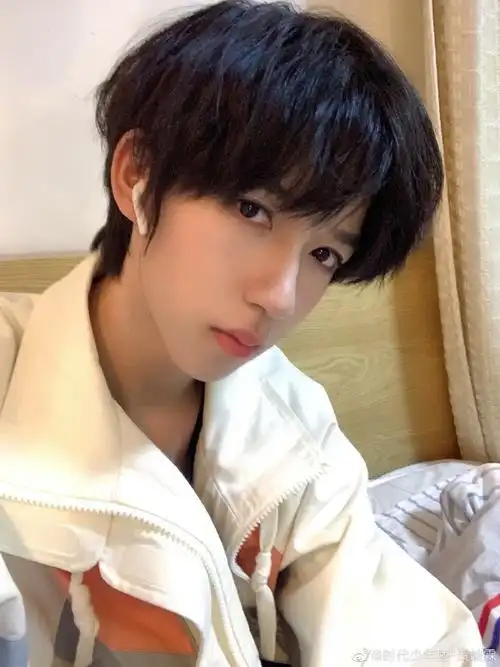 一个回到宿舍瘫起了的贺峻霖07#元气爱豆的日常#00#尽兴生活