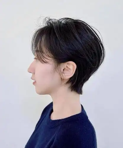 轻熟风短发优雅知性又帅气