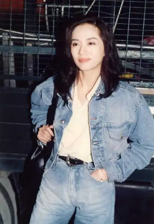 王菲进不了前五徐小凤排第二十大殿堂级女歌手究竟谁是第一