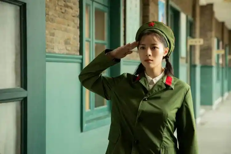 钟楚曦得马云力捧,却因得罪杨颖被群嘲,她的野心究竟有多大?