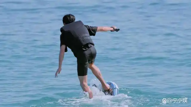 睡石头捡垃圾自揭伤疤这档综艺太治愈