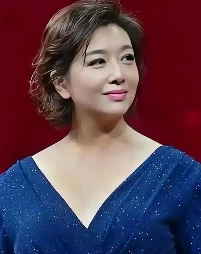 舍弃相恋五年的江珊,转身娶二婚带娃的她,难怪靳东把老婆隐藏了十年