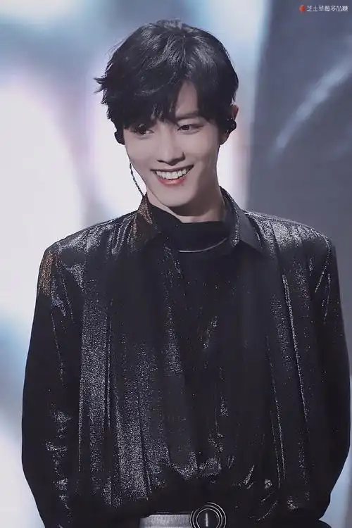 190921 陈情令泰国见面会#肖战平安喜乐#  甜甜的笑好帅啊,360度无亖