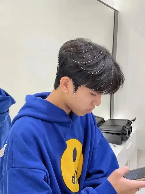 过年回家撩妹发型微分碎盖