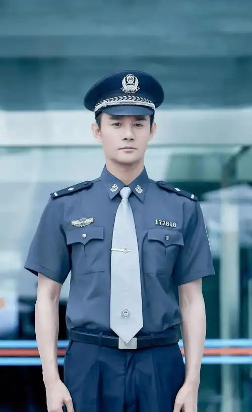 男明星穿警服有多帅,长得好看的都上交给国家了,你最磕哪一个?