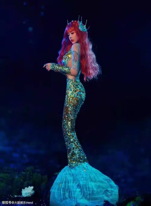 韩安冉美人鱼写真获网友夸赞,女网红变女明星