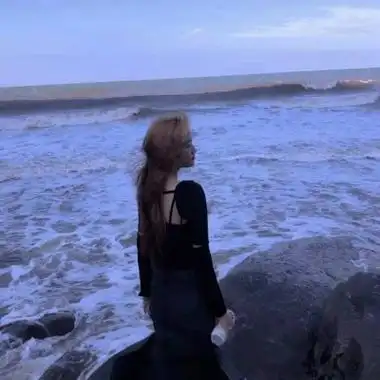清新好看的高清海边女头像干净图片,女生头像图片