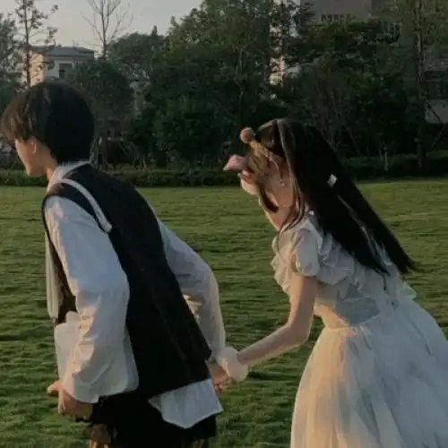 qq真人情侣头像双人回忆再多也只是回忆