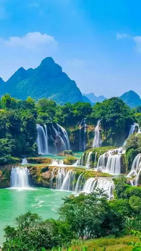 青山绿水依旧在    人生最美夕阳红