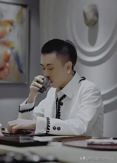 沪上皇秦奋他爹是谁(解开沪上皇秦奋的神秘面纱)(21)