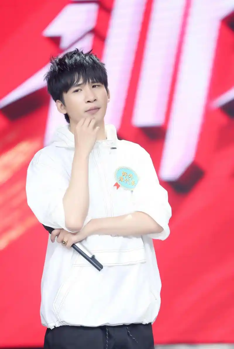 大张伟阳光彩虹小白马