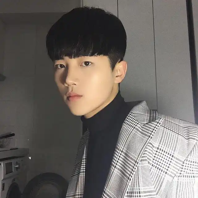 男人25岁后别剪"锅盖头",留好这几款发型,清爽阳光特别帅气