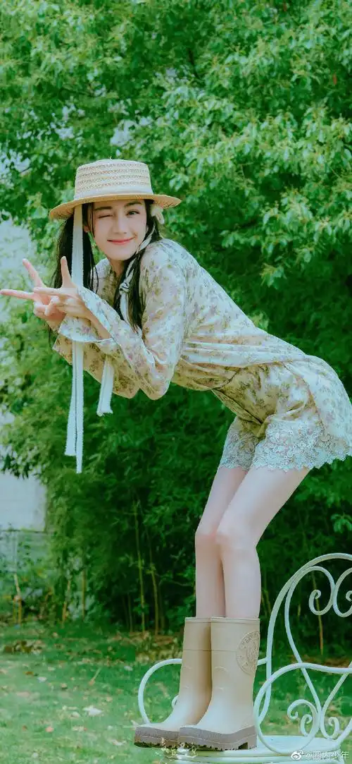 迪丽热巴2023生日写真花絮##迪丽热巴清新美少女