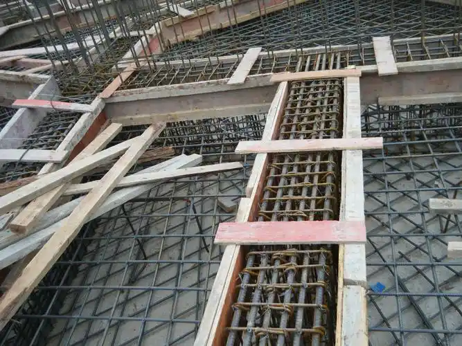 想问问各位高手 道路cad施工图怎么画 施工时筏板基础梁的下部纵筋在