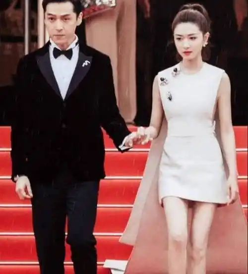 她在最红时怀孕淡出娱乐圈,复出之后重回巅峰,今38岁红透半边天_万茜