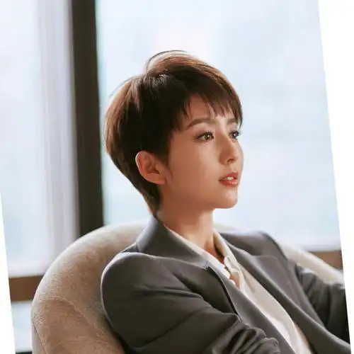 精致短发,职场短发 女士超短发精致设计 高级感体现 自然吹干 柔和