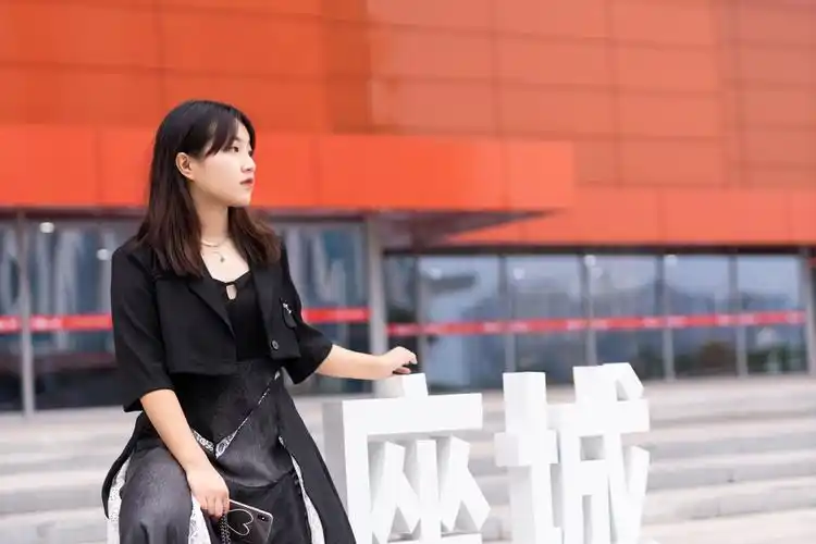 一个人 - modest丶小朱 - 图虫