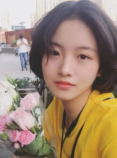 《小欢喜》里的英子李庚希,资源好到离谱,背景到底有多深