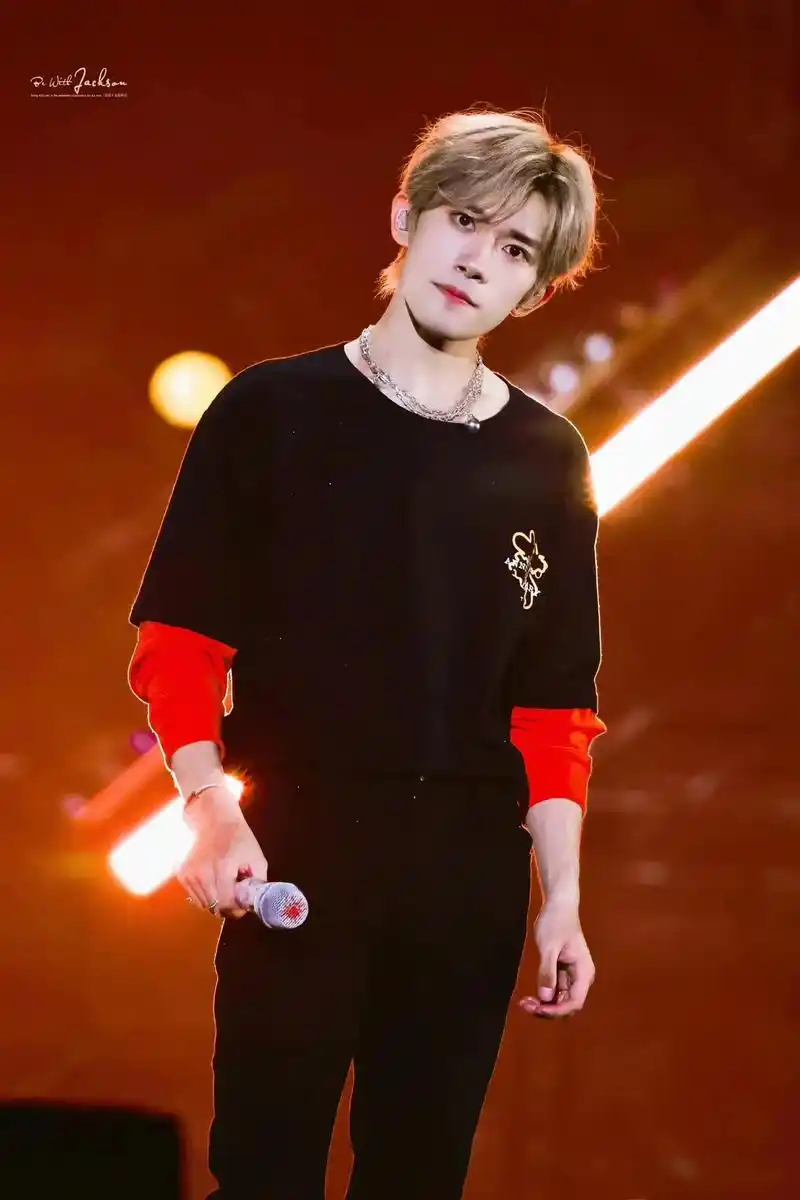 十周年神图壁纸.好美0101怎么释怀啊#王俊凯 #易烊千玺  - 抖音