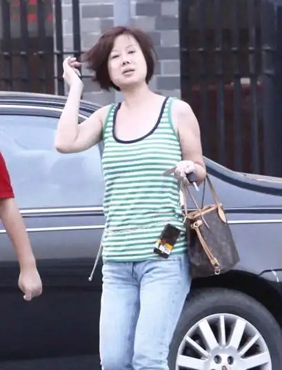 满文军李俐现身民政局疑办离婚 二人曾因吸毒双双入狱