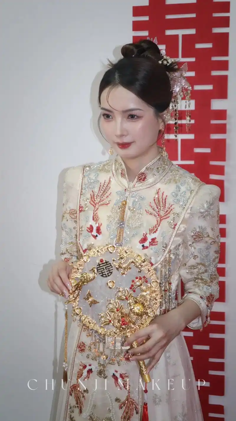 婚礼跟妆.今天的漂亮新娘子9699 也是之前的订婚妆新娘子  - 抖音