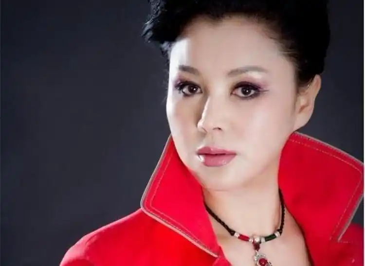 p>于小慧,1965年12月20日出生于辽宁省丹东市,中国内地女演员.