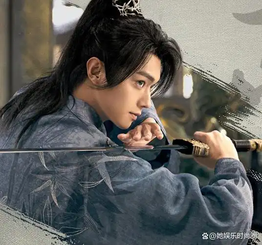 许凯带来一部古装权谋剧,化身落魄皇孙,搭档85后人气女神