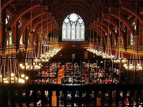 实拍全球名校哈佛大学的食堂