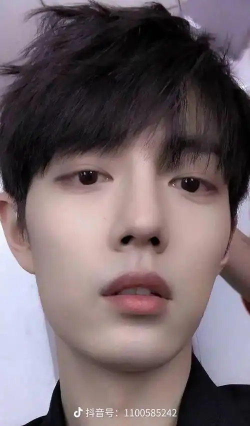 看着你走到顶峰了#肖战 - 抖音