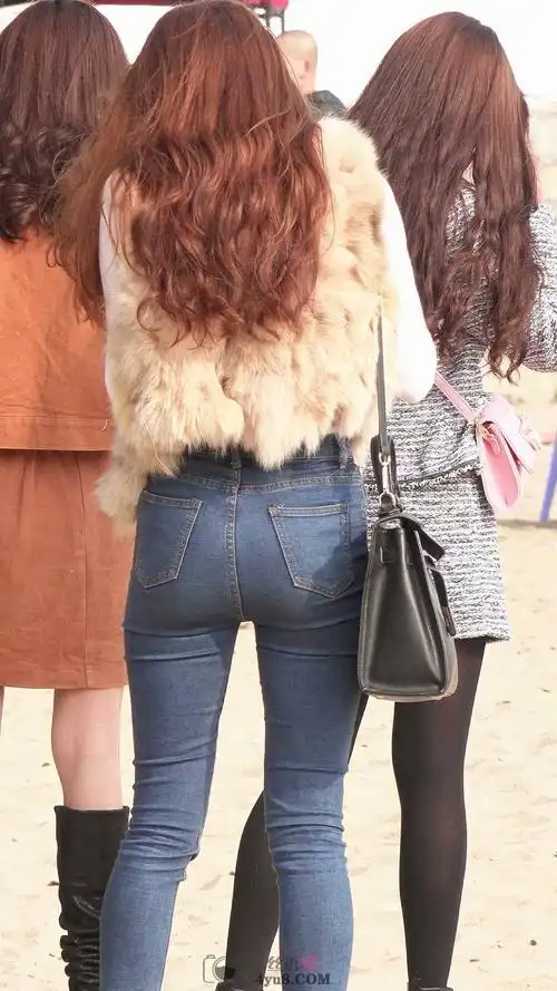 如此紧绷的牛仔裤美女,看了好激动啊[28p]