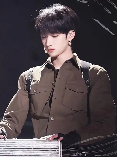 跪求tnt时代少年团无水印高清少见的照片