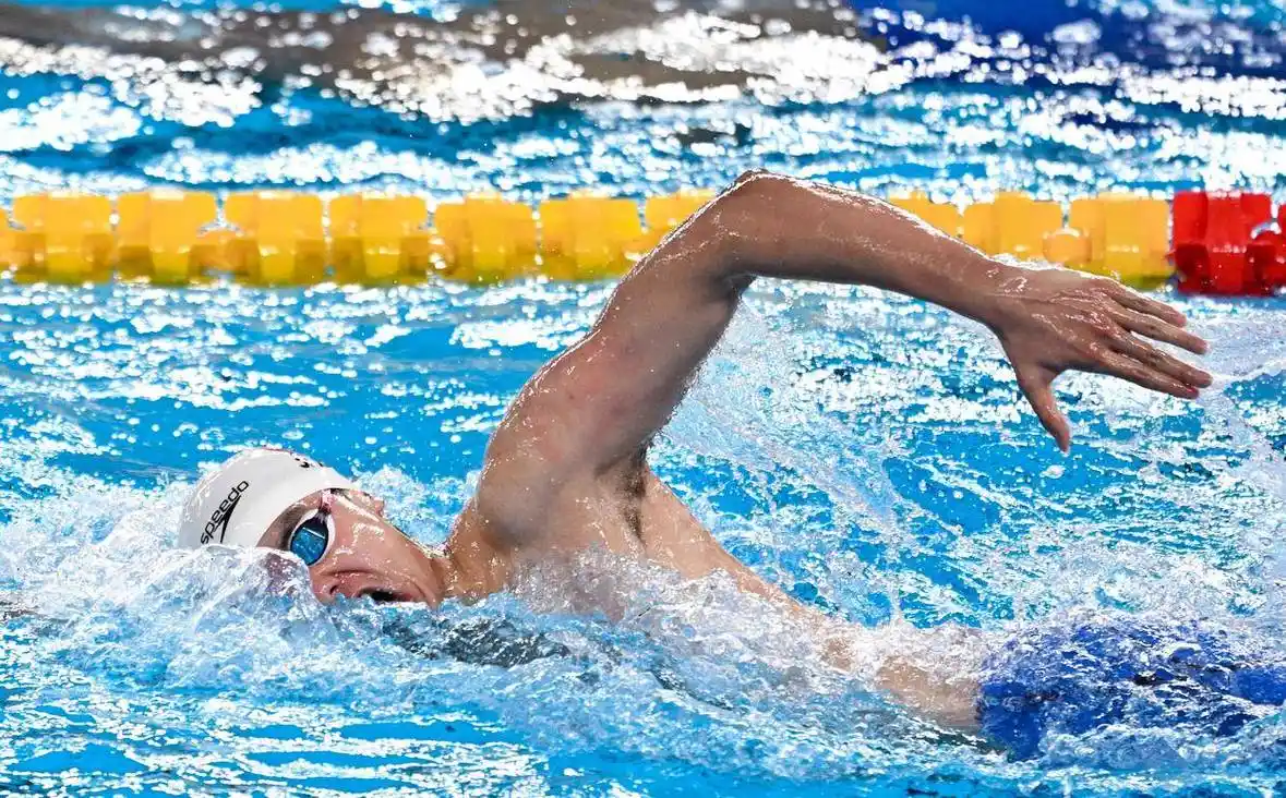 游泳——中国队夺得男子4x200米自由泳接力冠军(18)_新华社_季新杰