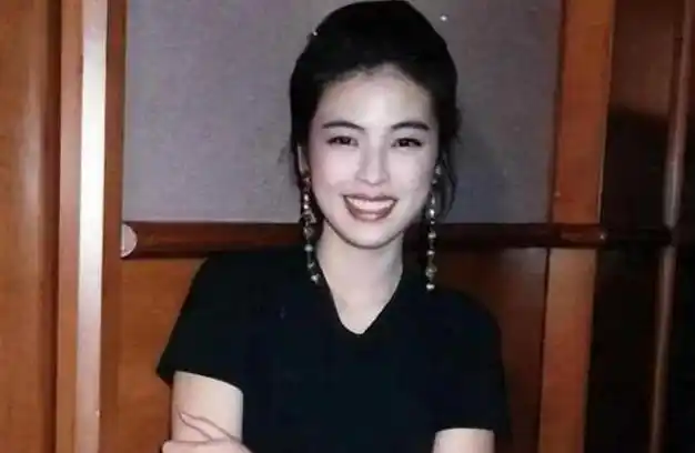 张学友演唱会中途停止妻子罗美薇四年破产消耗十亿身家