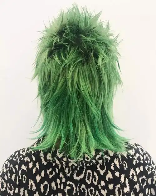 潮男鱼窝头发型