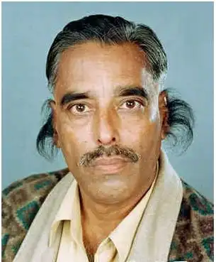 世界上耳毛最长的人