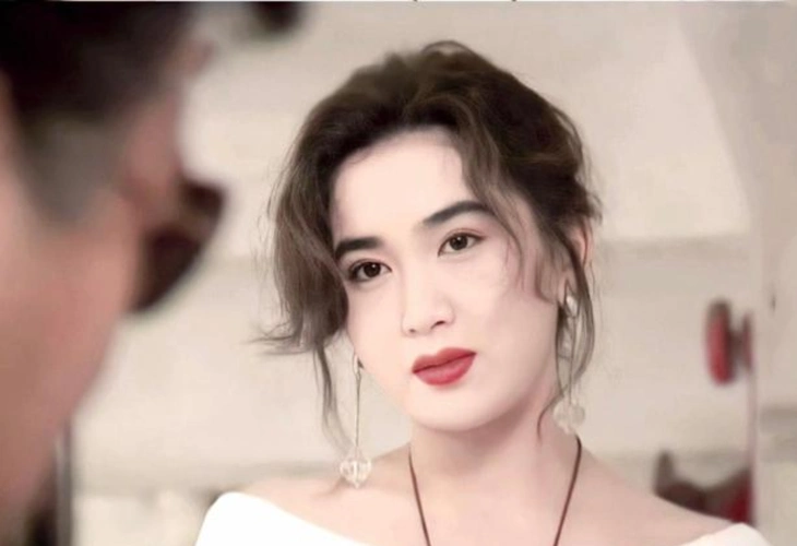 温碧霞年轻时风情万种,现在50几反而热衷于少女路线