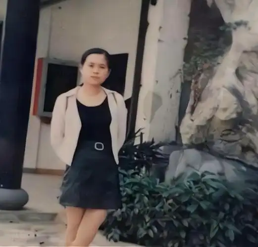 易烊千玺2岁的时候,谢水萍开始带着他,参加各种培训班.