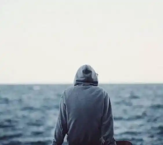 心理测试:你喜欢哪一个男人的背影,测你最适合几分颜值的男人_气质