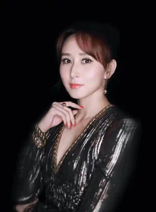 揭秘胡静,颜值与演技齐飞,如何成为娱乐圈新宠儿?