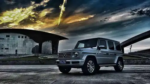 驶离公路的奔驰g500,真正的霸气才算开始