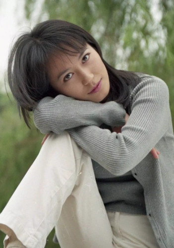 俞飞鸿大学时期写真曝光,大气知性校花,网友感叹这么多年真抗老__凤凰