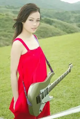 草原狂奔饱受风雨容祖儿人墙护驾拍摄mv