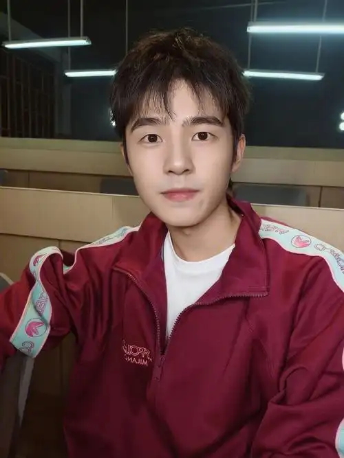 刘昊然04coppolella昊燃少年look